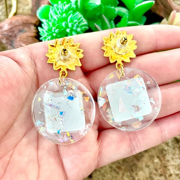 Moana Acrylic Earrings - Picture 5 of 5